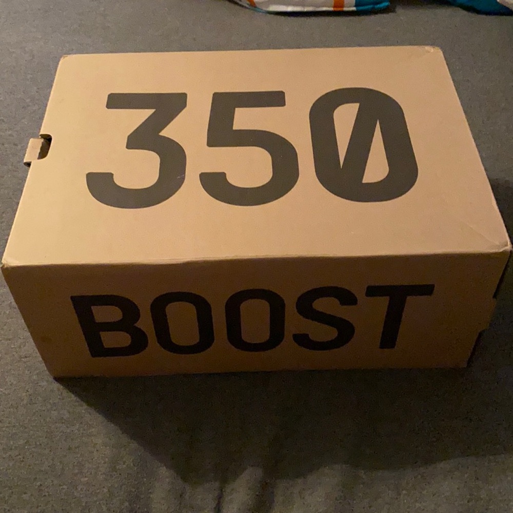 Yeezy 350 box